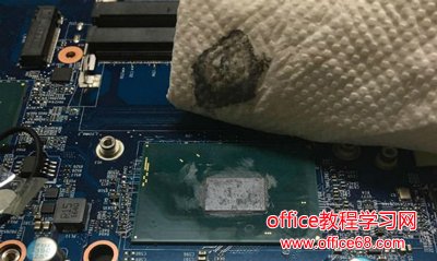 笔记本电脑添加CPU硅脂的操作方法