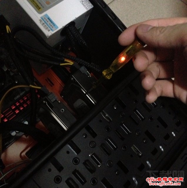 电脑主机箱漏电怎么办? 电脑主机箱漏电怎么办?